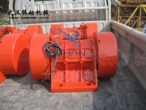 振動(dòng)電機(jī) 振動(dòng)電機(jī)